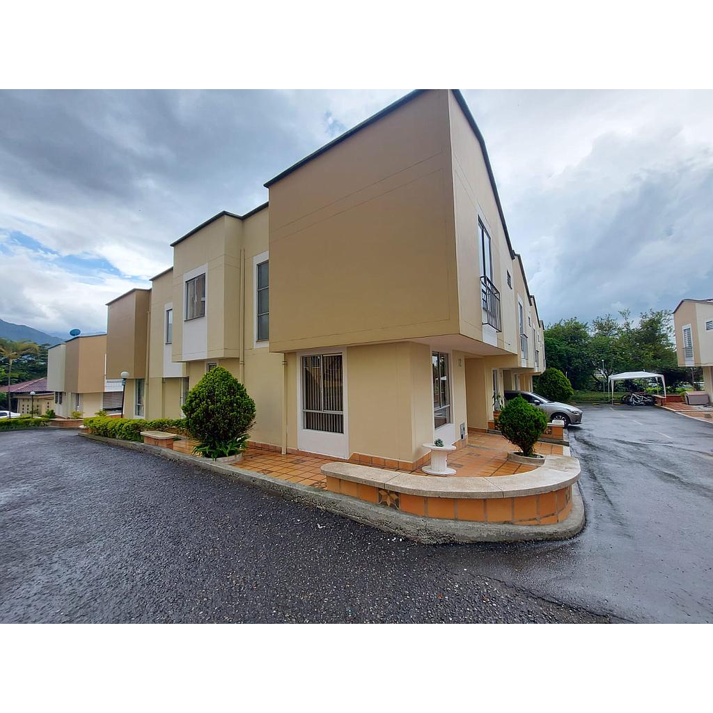 [ACs00806] Casa en zona Avenida Centenario para arriendo - CONJUNTO RESIDENCIAL ALEJANDRIA
