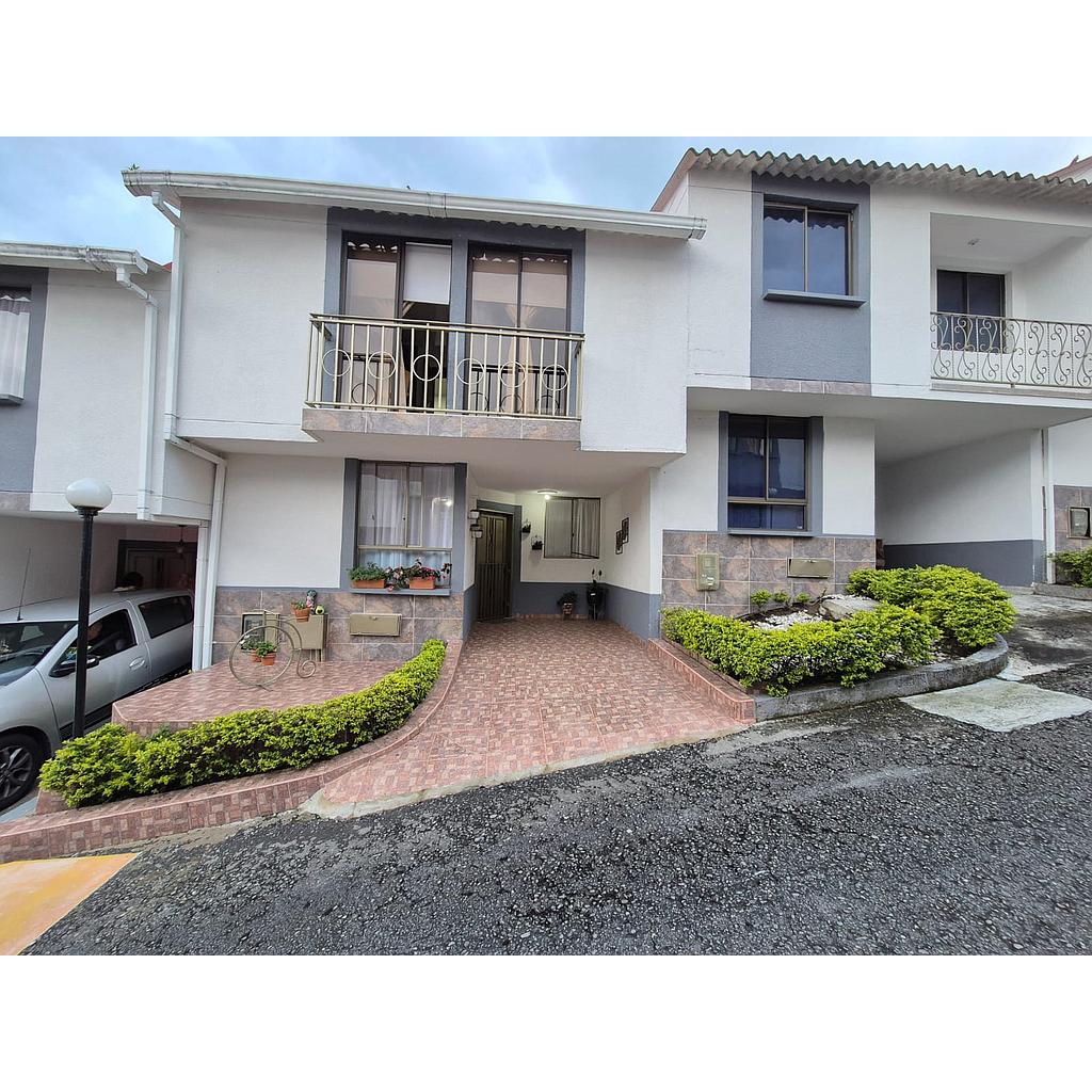 [VCs01864] Casa en zona Avenida Centenario para venta - VCs01864