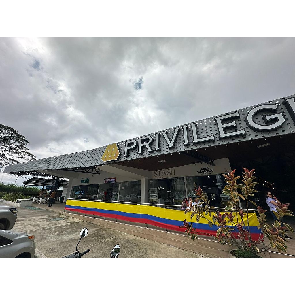 [A00ISLA01623] Isla Comercial en zona norte para arriendo - Cl. 25 Nte