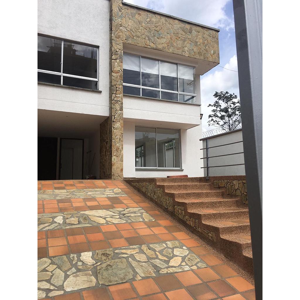 [00008] Casa en zona castellana para arriendo - 00008