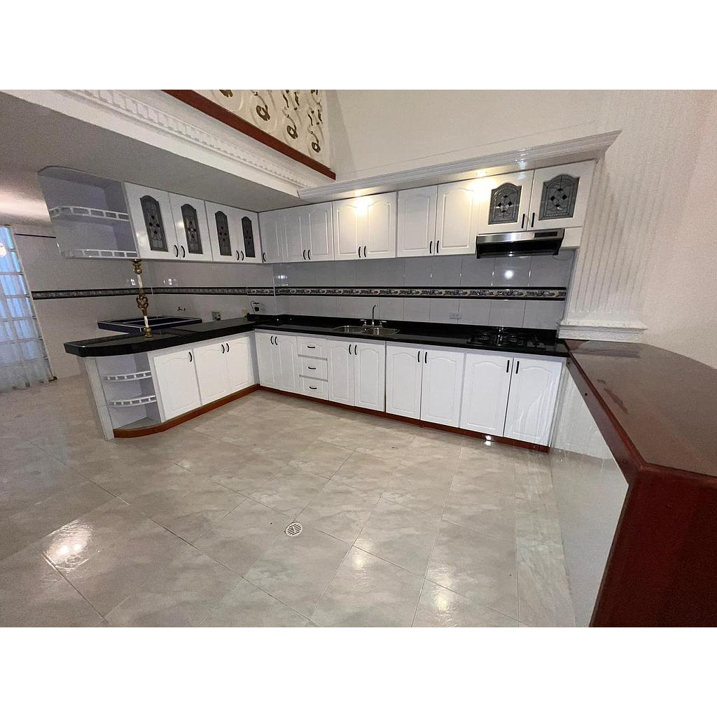 [ACs02238] Casa en AV BOLIVAR NORTE  para arriendo