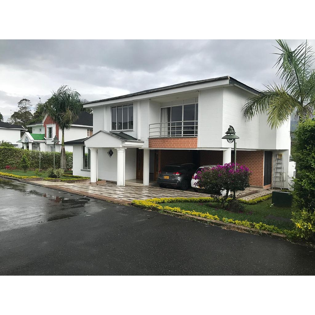 [VCampestre02433] Casa Campestre en zona KM 1 Armenia Pereira para venta - Conjunto los Rosales, Km 1, Armenia - Pereira