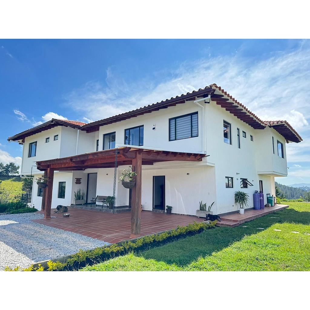 [VCampestre02110] Casa Campestre en zona Mampuesto - Rionegro Antioquia para venta - VCampestre02110