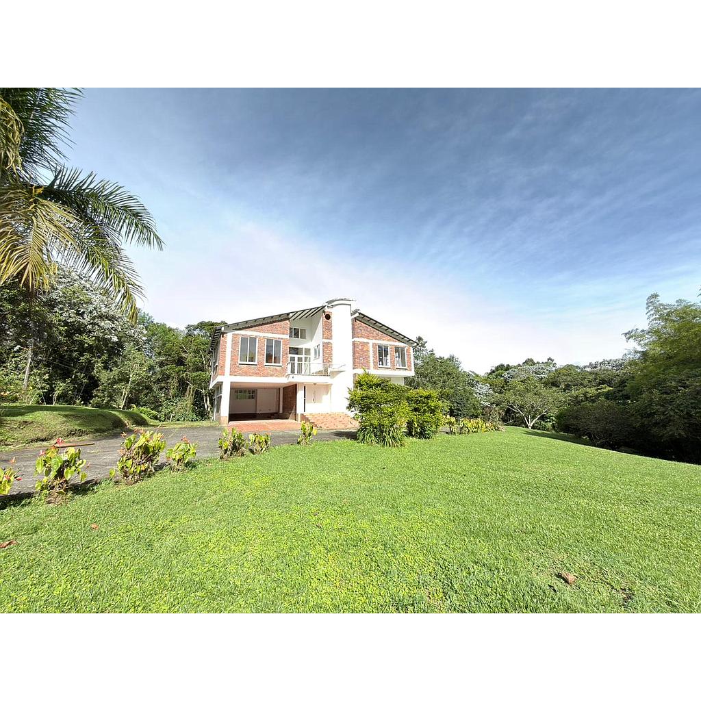 [ACampestre02453] Casa Campestre en zona Vía Circasia - Pereira  para arriendo - ACampestre02453