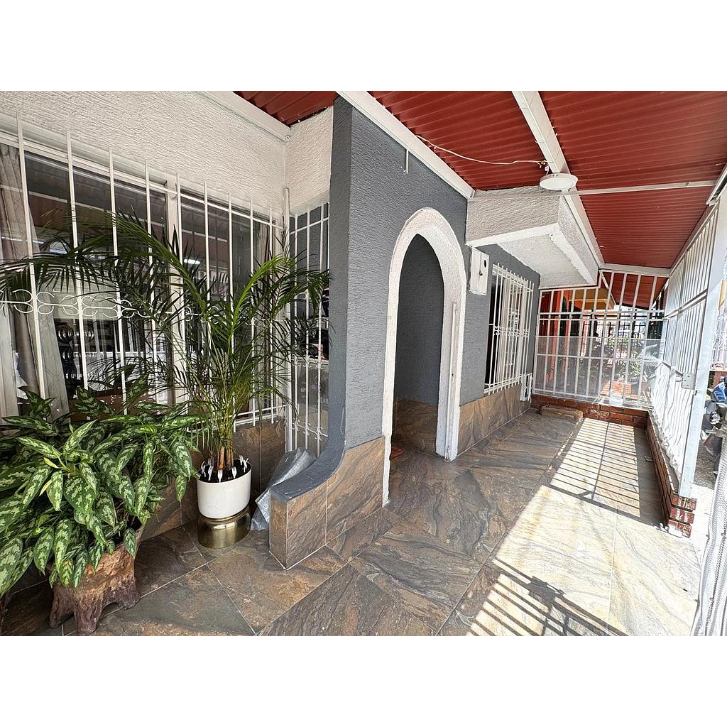 [VCs02304] Casa en zona Sector de los Naranjos para venta - VCs02304