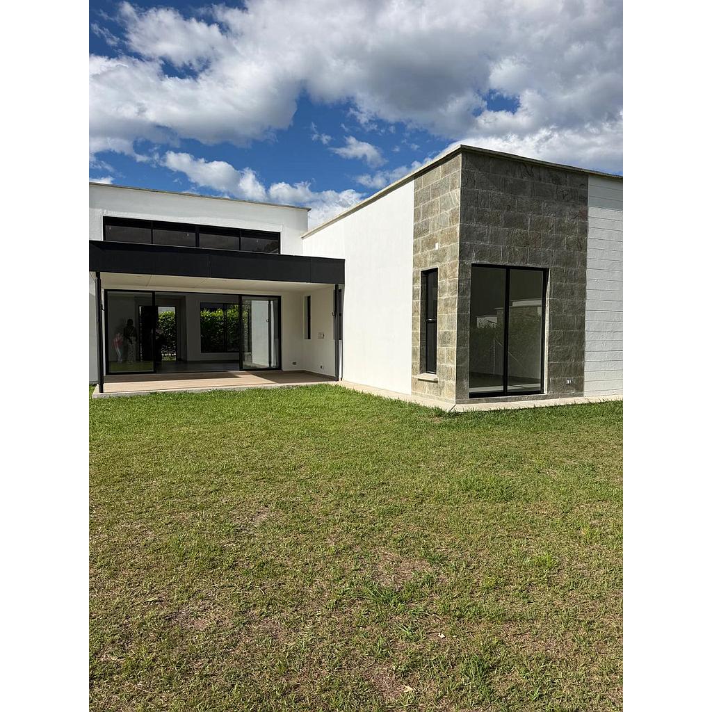 [VCs02546] Casa en zona Vía Tebaida - Armenia  para venta - LAGOS DE IRAKA HOME SUITS