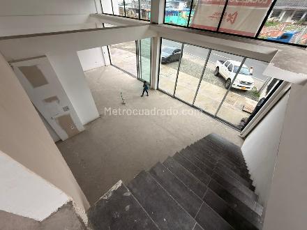 [ALocal02529] Local Comercial en zona Alta Zona Mall Oro Negro para arriendo - ALocal02529