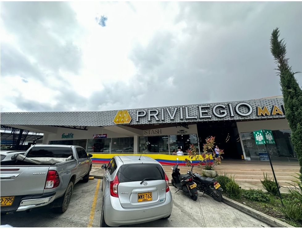 [VLocal01851] Local Comercial en zona Avenida Bolívar norte para venta - VLocal01851
