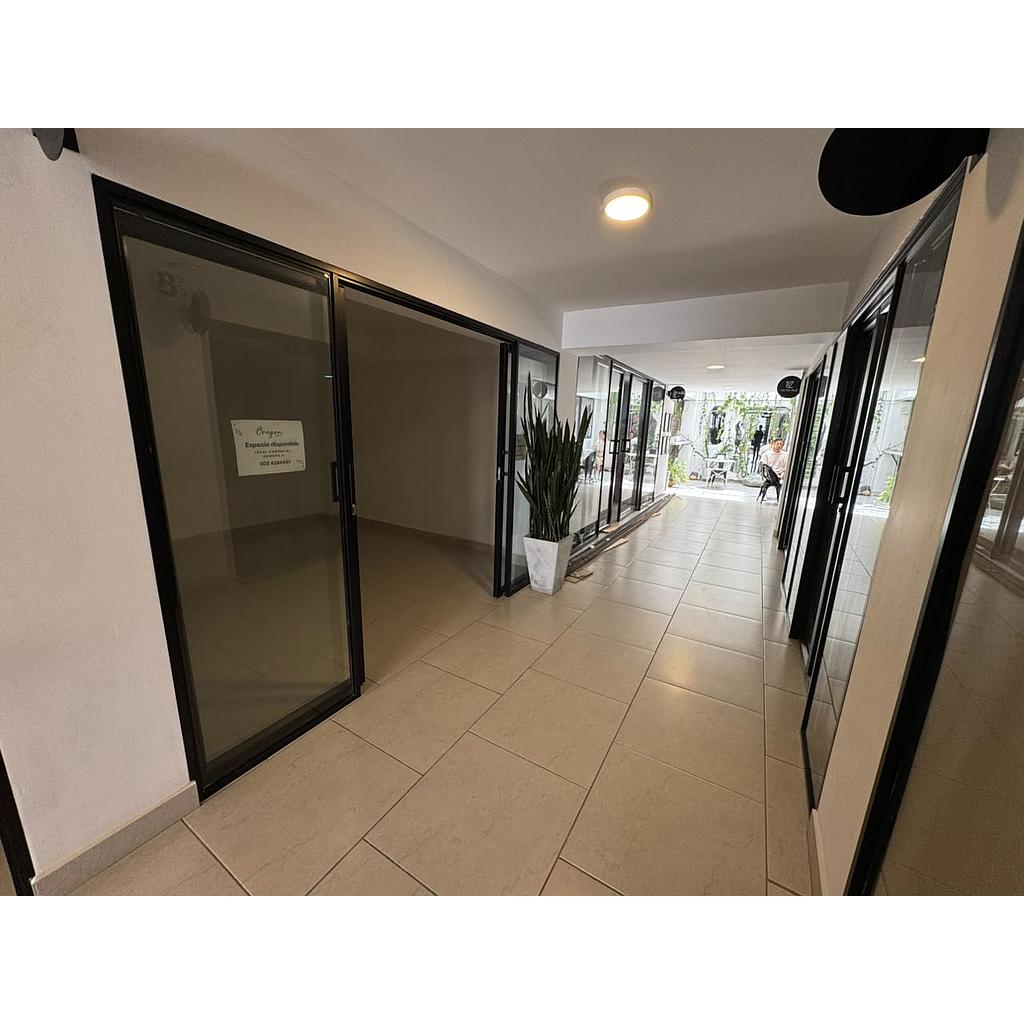 [ALocal02534] Local Comercial en zona Mall Origen Laureles 16m2 para arriendo - ALocal02534