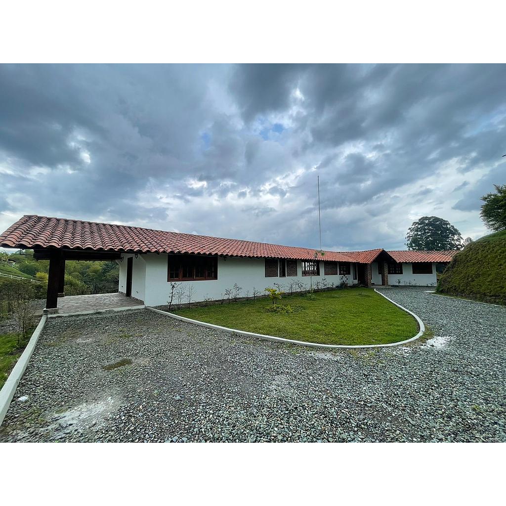 [ACampestre01093] Casa Campestre en zona Km3 Vía Circasia Montenegro para arriendo - La Samaria