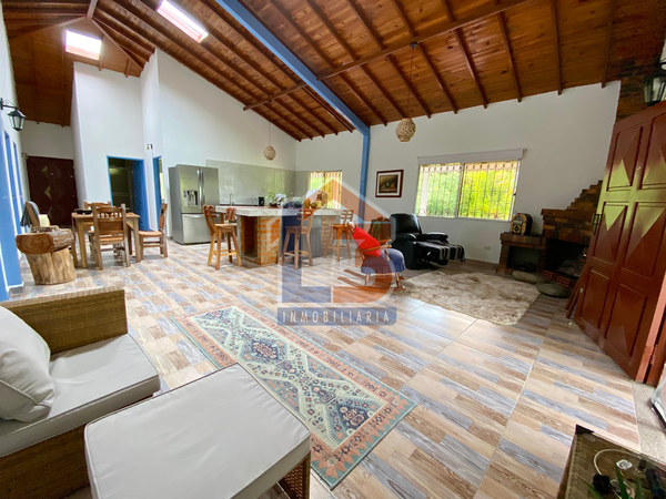 [ACampestre02048] Casa Campestre en zona Vía Barcelona para arriendo - Condominio Agua bonita