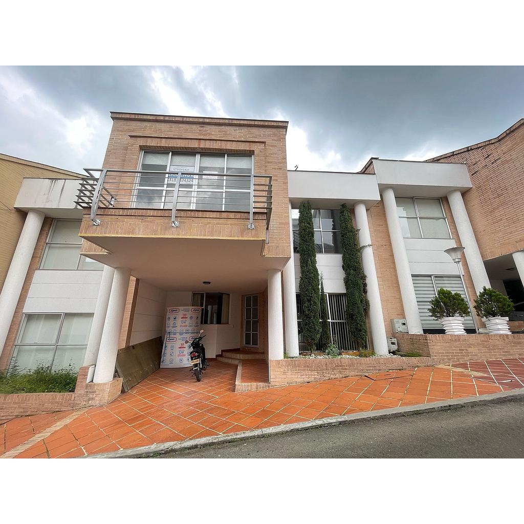 [ACs01843] Casa en zona AV 19 NORTE para arriendo - CASA # 9 ALTOS DE LA SIERRA AVENIDA 19 NORTE